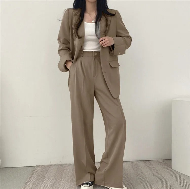 Eleganter Blazer und gerade geschnittene Hose für Damen - Image 16