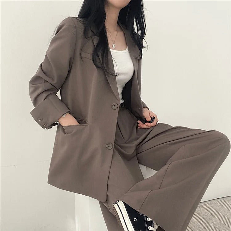 Eleganter Blazer und gerade geschnittene Hose für Damen - Image 22