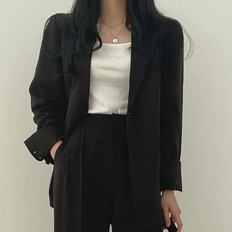 Eleganter Blazer und gerade geschnittene Hose für Damen - Image 26