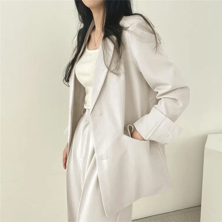 Eleganter Blazer und gerade geschnittene Hose für Damen - Image 8