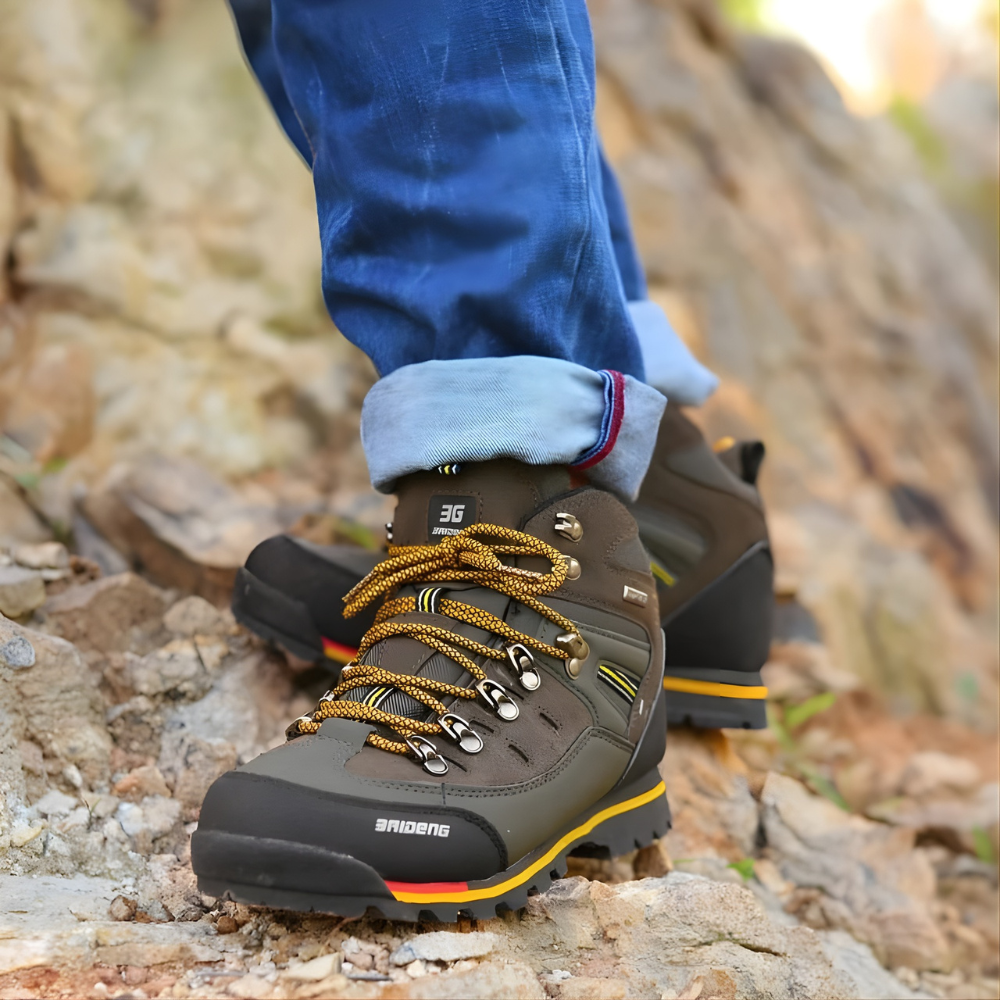 Men's Insulated Mountain Work Boots - Waterproof Shoes