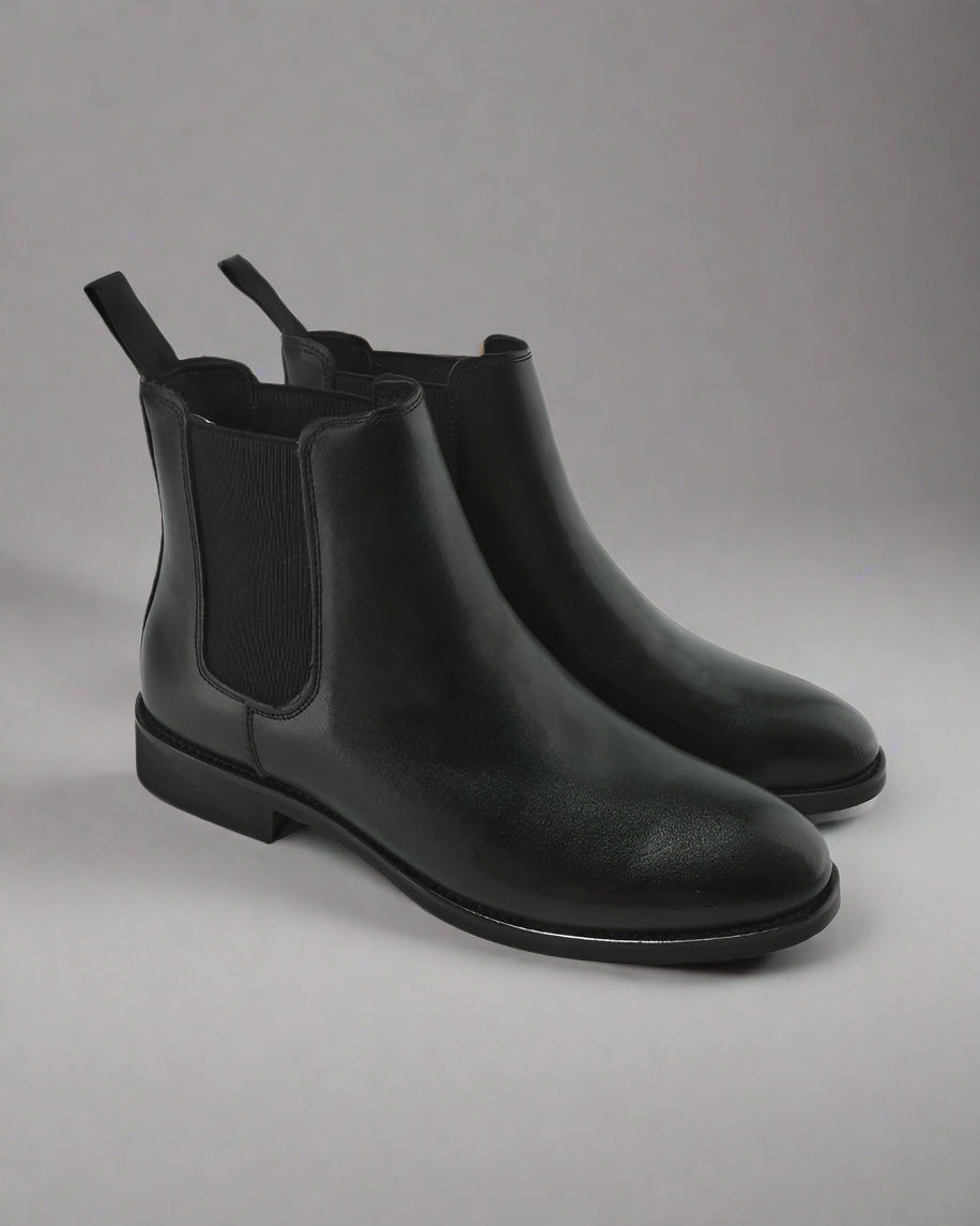 Elegant Slip-On Chelsea Boots for Every Occasion - Image 1