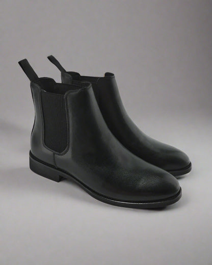Elegant Slip-On Chelsea Boots for Every Occasion - Image 1