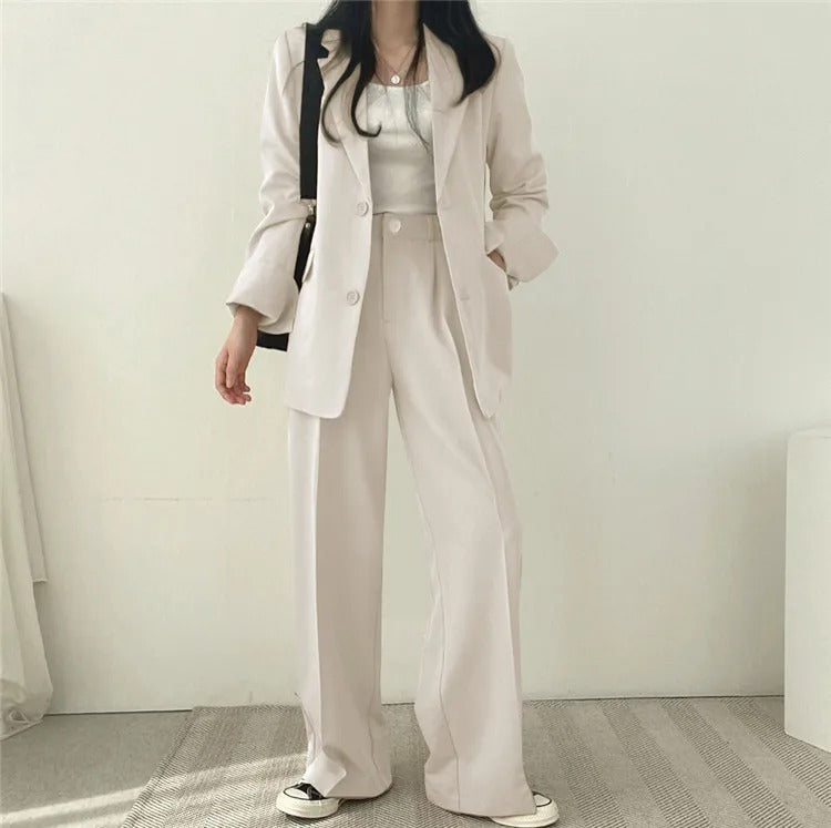 Eleganter Blazer und gerade geschnittene Hose für Damen - Image 11