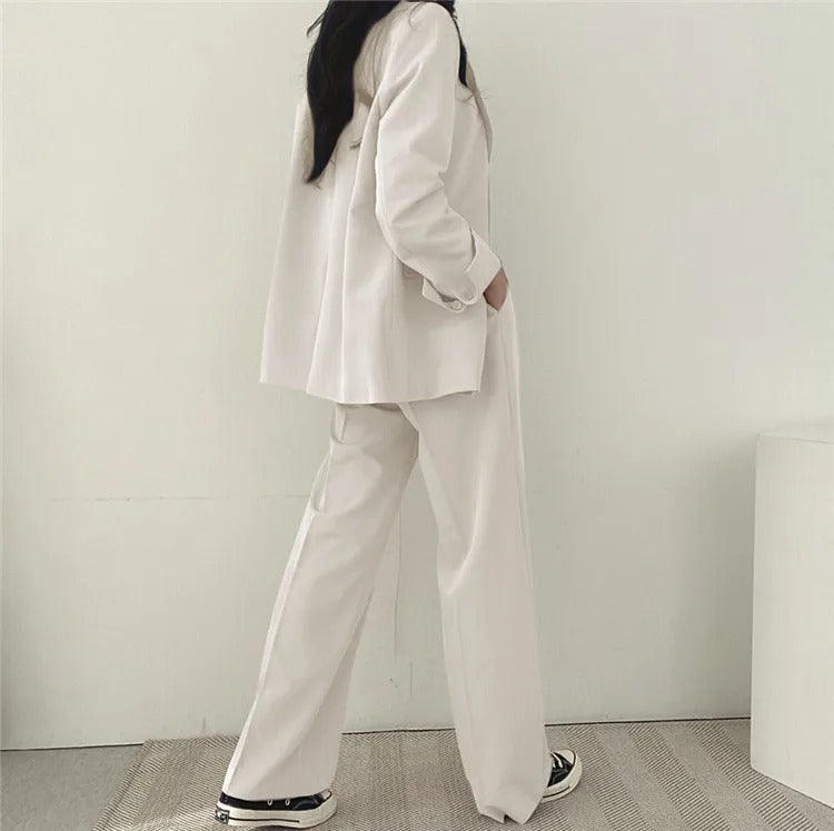 Eleganter Blazer und gerade geschnittene Hose für Damen - Image 12