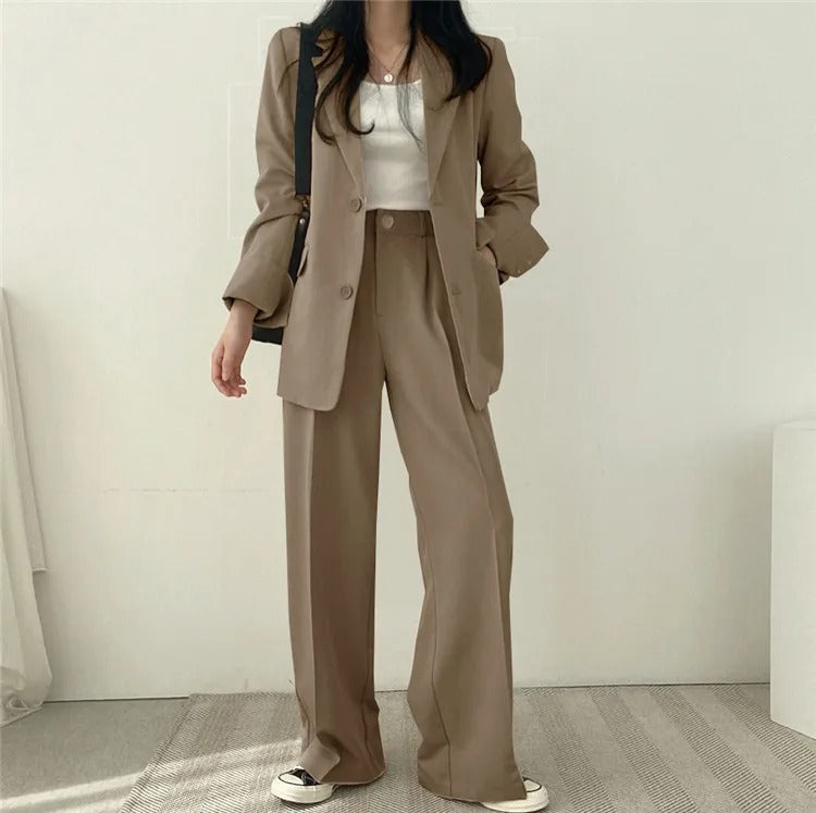Eleganter Blazer und gerade geschnittene Hose für Damen - Image 17