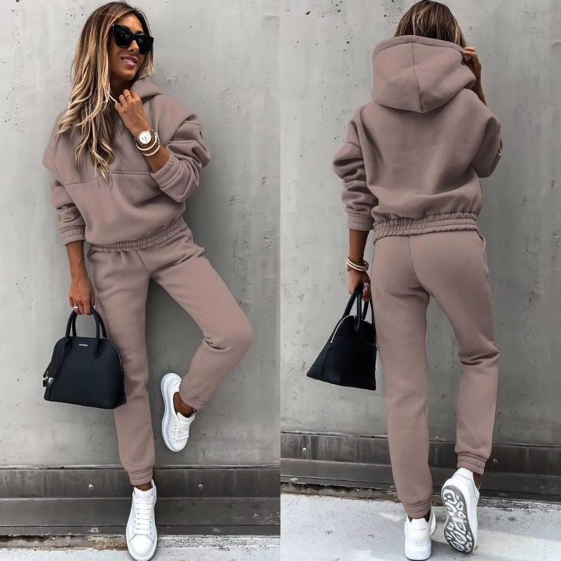 Farida | Damen Sportlicher Trainingsanzug | Winter - Image 1